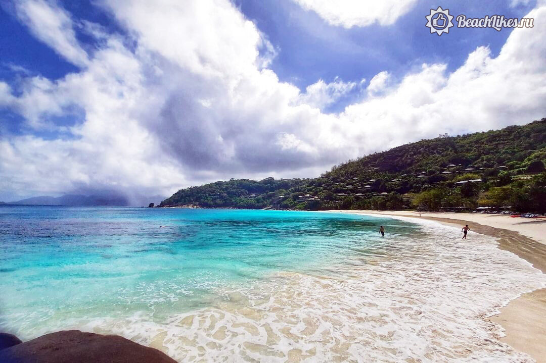 Фото пляжа Пти-Анс Petite Anse на Сейшелах на острове Маэ