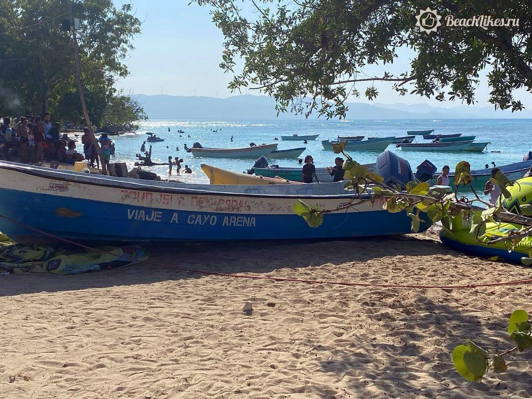 Пляж на Доминикане с дешевыми морепродуктами