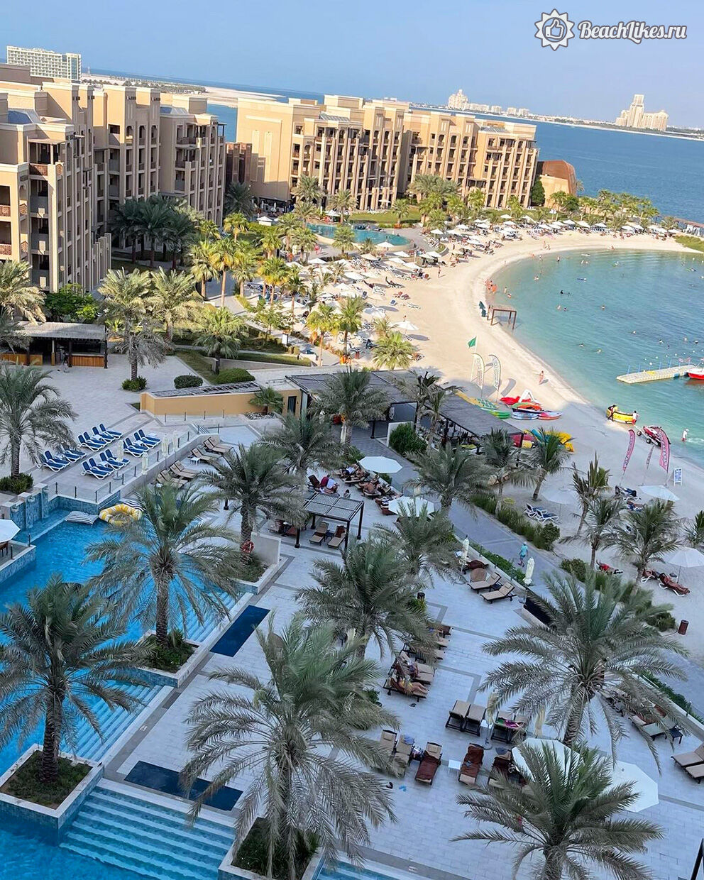 Отель Рас-эль-Хайма с собственным песчаным пляжем