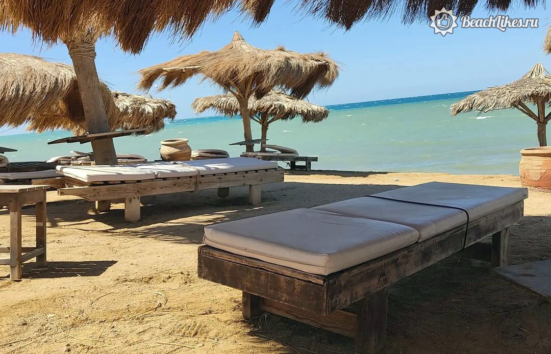 Отель и пляж для взрослых в Египте Caves Beach Resort Adults Only