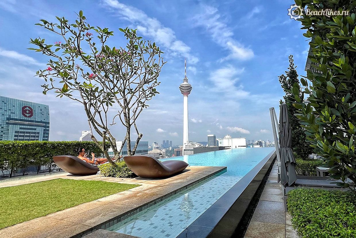 Фото отель с бассейном в Куала-Лумпуре