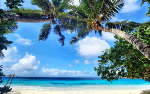 Пляж Пти-Анс Petite Anse на Сейшелах на острове Маэ