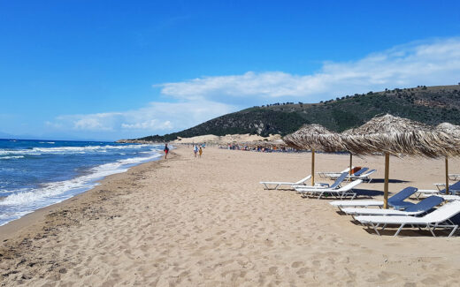 Пляж Калогрия в Греции на Пелопоннесе