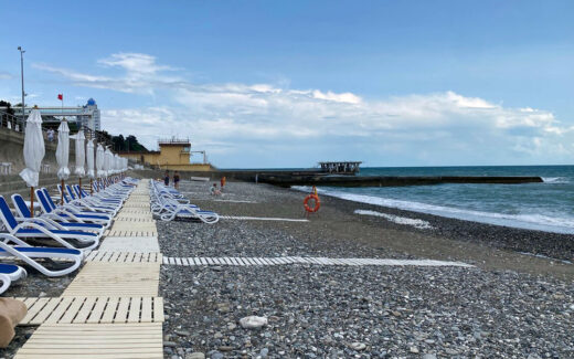 Пляж отеля Swissôtel Resort Сочи Камелия